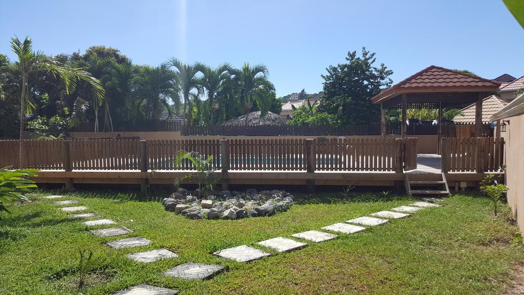 Apt 12, Executive Suites Ja - Palms Enfield Exterior photo