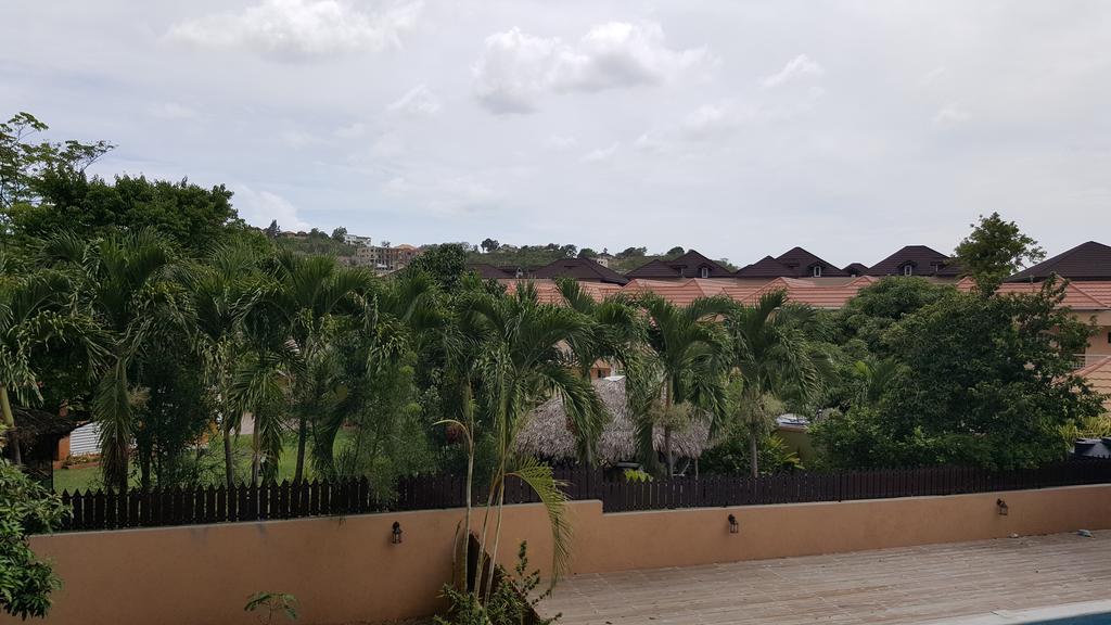 Apt 12, Executive Suites Ja - Palms Enfield Exterior photo